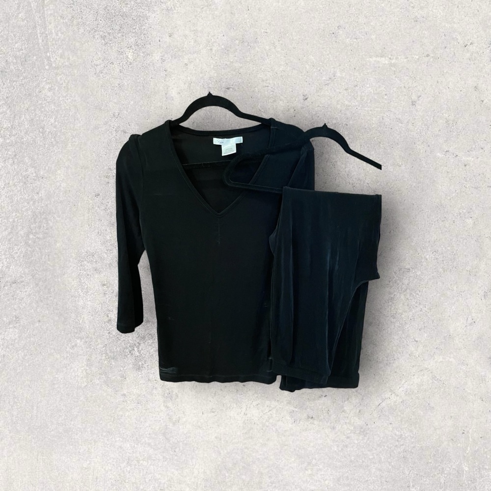 Chico’s Kiara Traveler V-Neck Long-Sleeved Top & Pull-On Straight-Leg Pa…